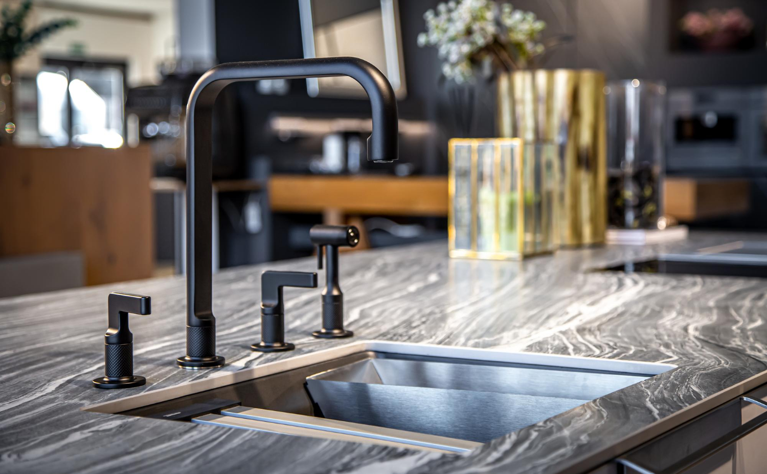 Read more about the article Double Kitchen Sinks: Pros, Cons, and What to Consider Before Installation