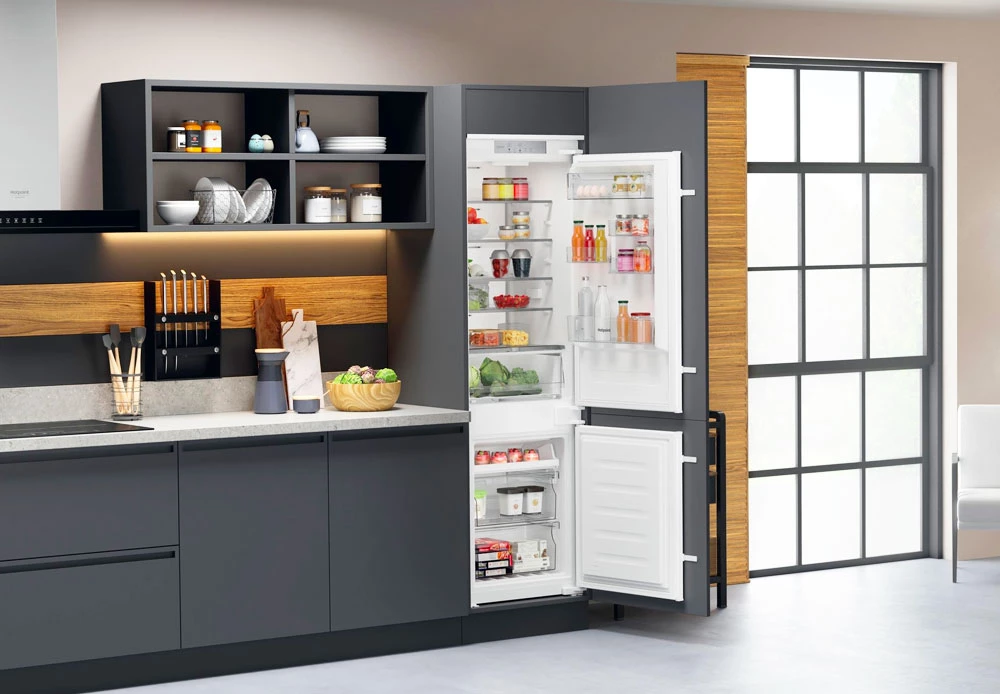 Read more about the article Integrated Fridge Freezers: How They Can Enhance Your Kitchen Design